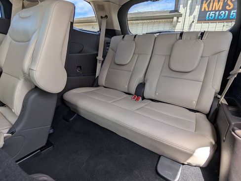 Used 2022 Ford Explorer Platinum w/ Equipment Group 601A AWD/4WD image 39