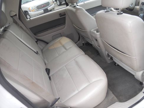 Used 2011 Ford Escape XLT w/ 203A Rapid Spec Order Code FWD image 22