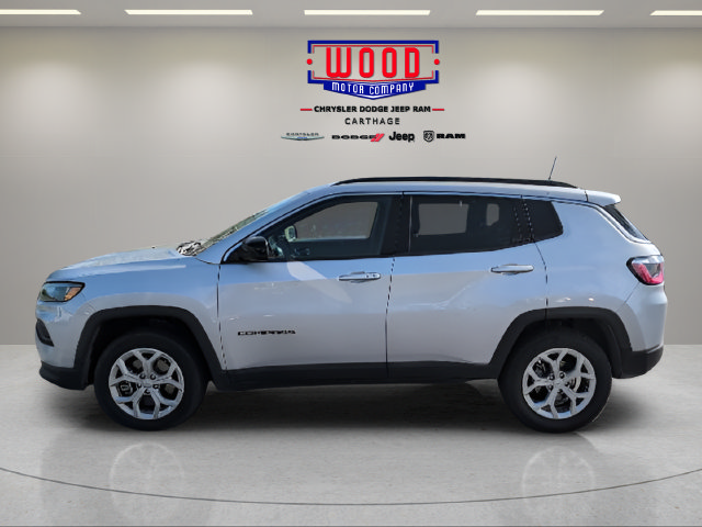 Used 2024 Jeep Compass Latitude AWD/4WD image 6
