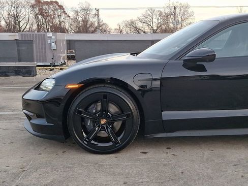 Certified 2025 Porsche Taycan image 3