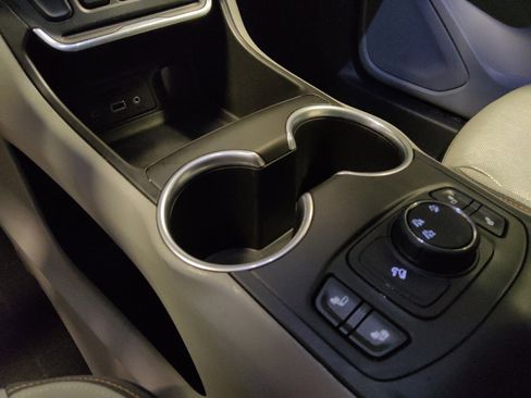 Used 2019 GMC Terrain SLT w/ Preferred Package image 26