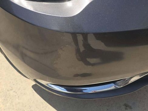 Used 2018 Chrysler 300 Limited AWD/4WD image 10