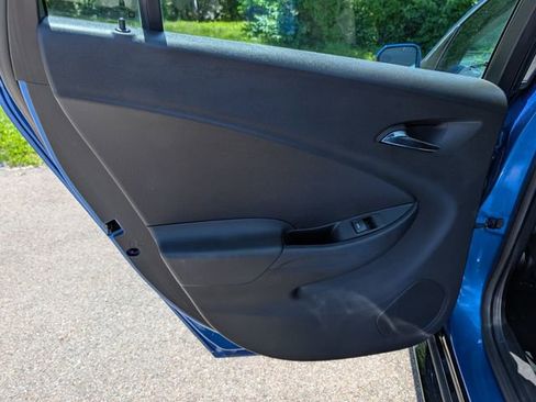 Used 2017 Chevrolet Volt LT w/ Comfort Package FWD image 32