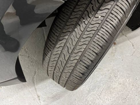 Used 2021 Chevrolet Equinox LT image 28