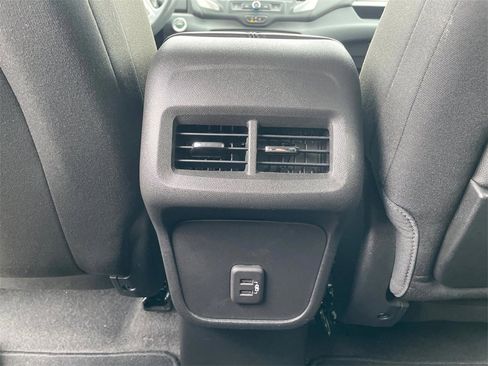 Used 2023 GMC Terrain SLE w/ Driver Convenience Package image 12