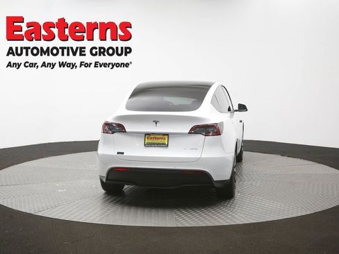 Used 2021 Tesla Model Y Long Range AWD/4WD image 32