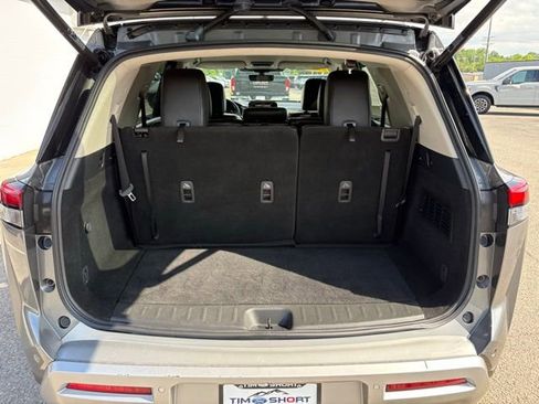Used 2023 Nissan Pathfinder SL FWD image 35