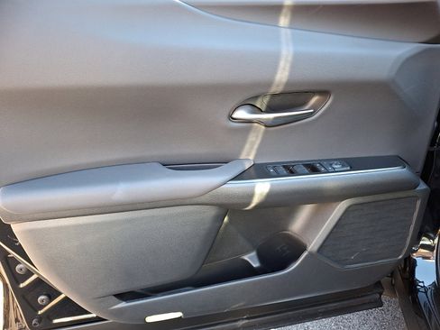 New 2025 Lexus UX 300h AWD image 8