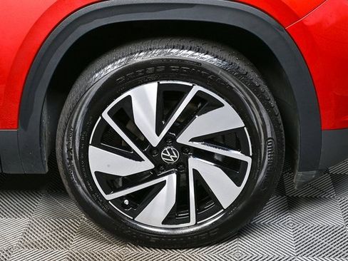 Certified 2024 Volkswagen Atlas SE w/ Panoramic Sunroof Package image 37