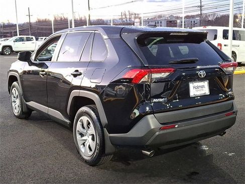Certified 2022 Toyota RAV4 LE image 5