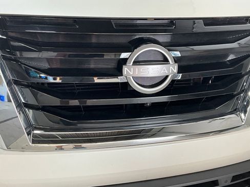 Used 2024 Nissan Pathfinder Platinum w/ Cargo Package image 26