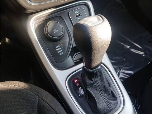 Used 2020 Jeep Compass Sport w/ Cold Weather Group image 19