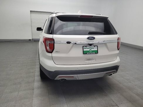 Used 2017 Ford Explorer XLT w/ Equipment Group 202A FWD image 6