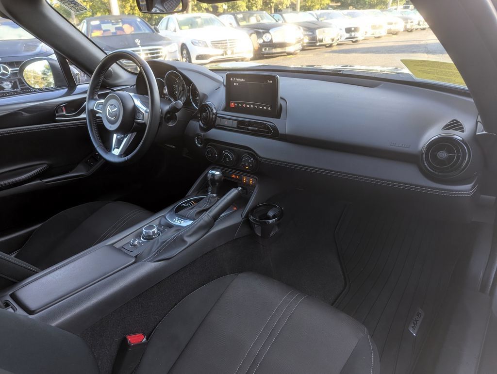 Used 2021 MAZDA MX-5 Miata RF Club RWD image 31