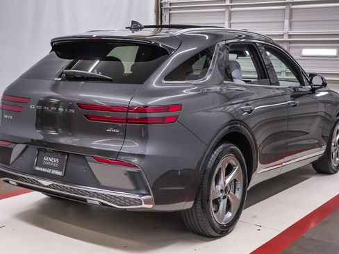 Certified 2026 Genesis GV70 2.5T Advanced AWD/4WD image 6