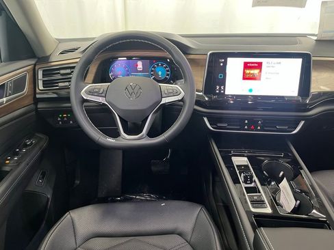 New 2026 Volkswagen Atlas SE image 18