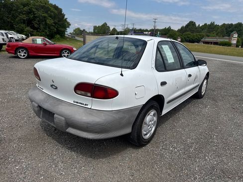 Used 1996 Chevrolet Cavalier Sedan FWD image 7