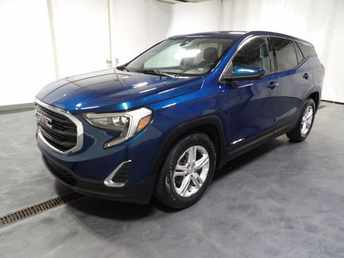 Used 2020 GMC Terrain SLE FWD image 3
