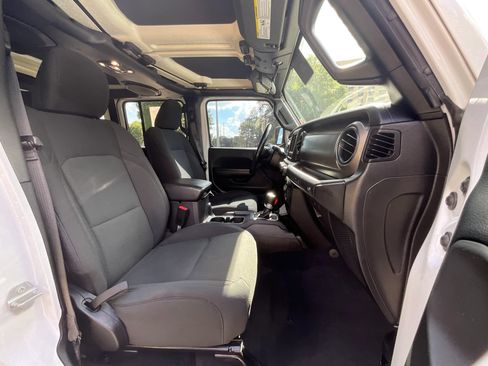 Used 2021 Jeep Wrangler Unlimited Sport AWD/4WD image 18
