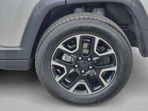 Used 2019 Jeep Compass Trailhawk AWD/4WD image 23