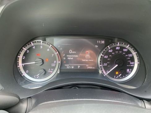 Used 2023 Toyota Highlander XLE image 15