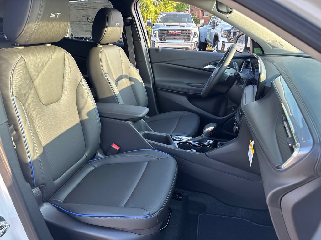 New 2026 Buick Encore GX Sport Touring w/ Advanced Technology Package FWD image 11