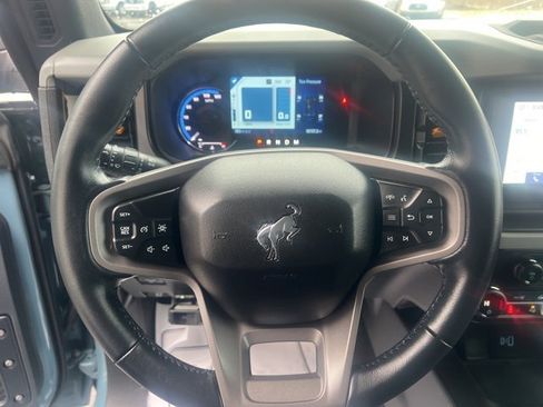 Used 2023 Ford Bronco Badlands image 19