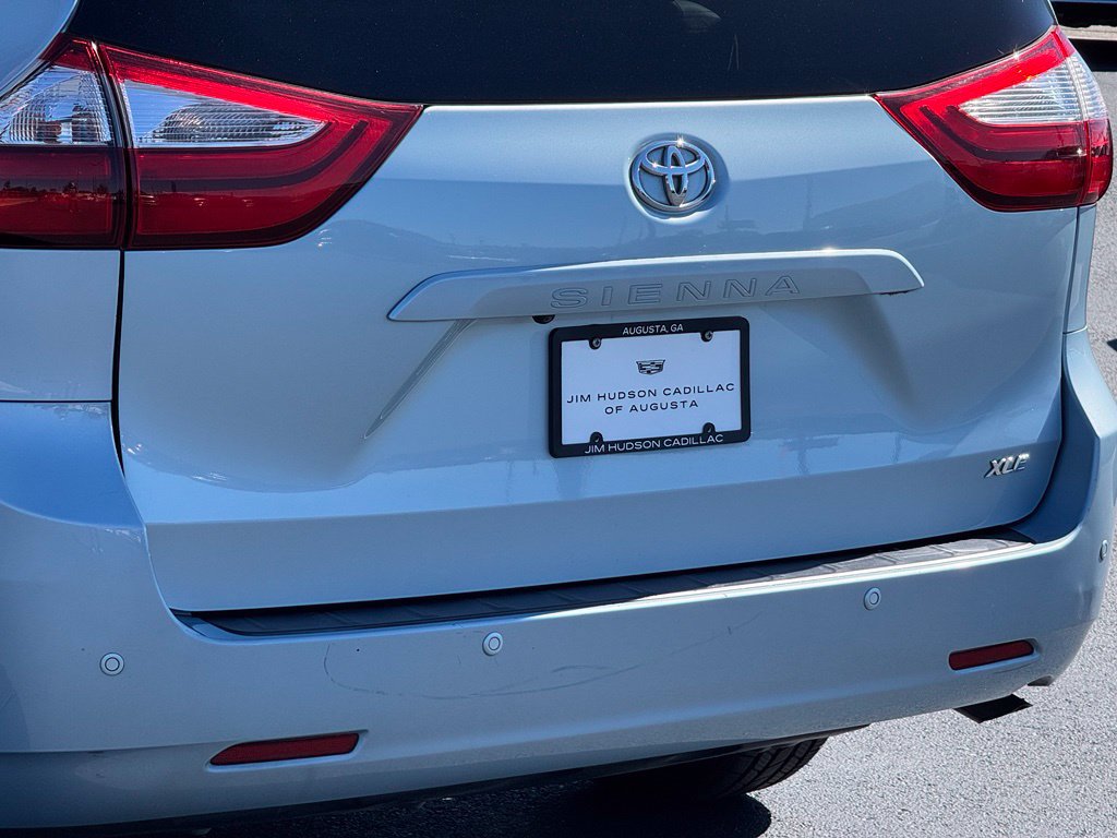 Used 2017 Toyota Sienna XLE Premium FWD image 10