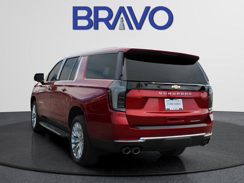 Used 2025 Chevrolet Suburban Premier image 7