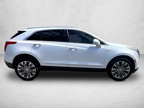 Used 2017 Cadillac XT5 Premium Luxury w/ Driver Assist Package FWD image 5