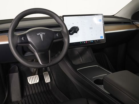 Used 2024 Tesla Model Y Performance AWD/4WD image 15