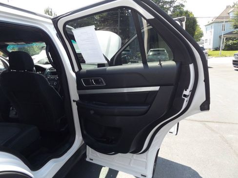Used 2016 Ford Explorer XLT AWD/4WD image 29