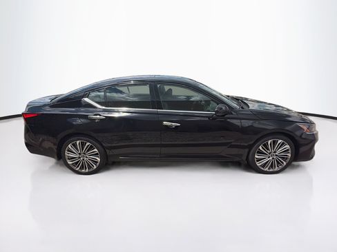 Used 2023 Nissan Altima 2.5 SL FWD image 10
