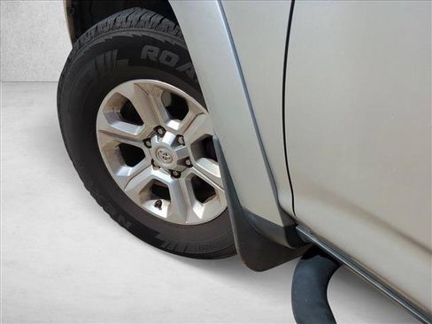 Used 2018 Toyota 4Runner SR5 RWD image 8