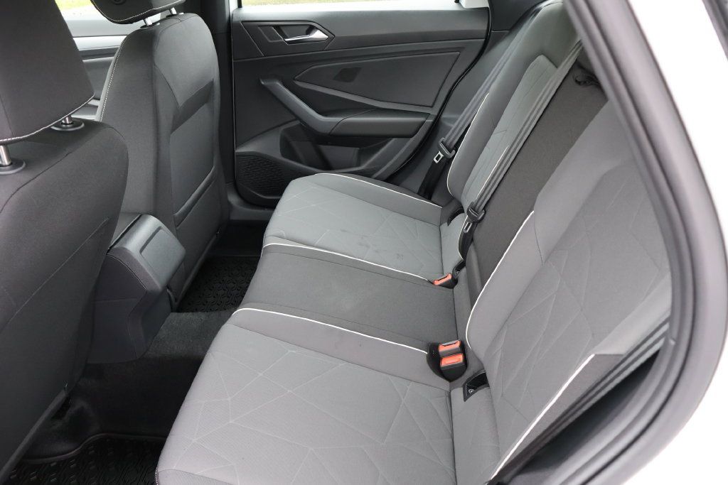 Used 2026 Volkswagen Jetta Sport FWD image 31