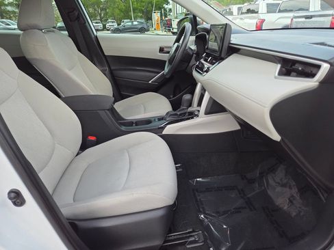 Used 2025 Toyota Corolla Cross L FWD image 15