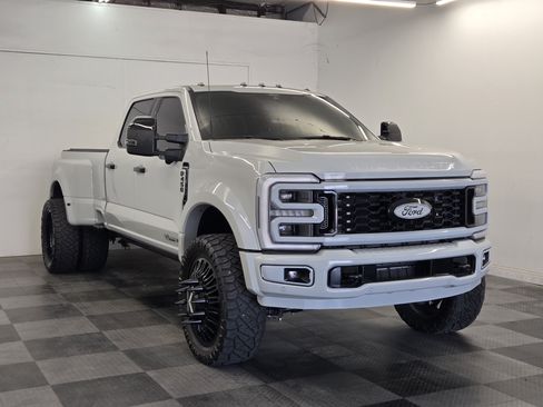 Used 2026 Ford F450 Platinum w/ Platinum Plus Package AWD/4WD image 2