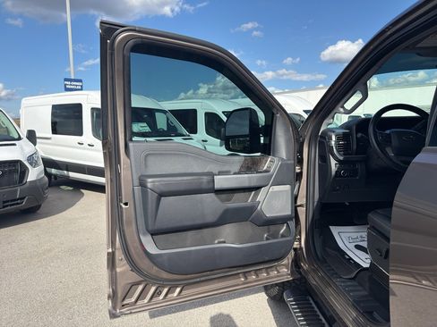 Used 2023 Ford F250 Lariat w/ Sport Appearance Package image 22