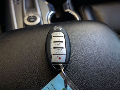 Used 2019 Nissan Pathfinder SL w/ SL Premium Package AWD/4WD image 34