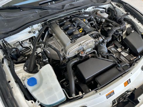 Used 2019 MAZDA MX-5 Miata Grand Touring RWD image 9