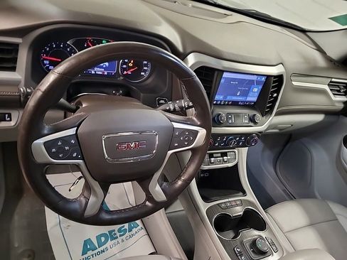 Used 2023 GMC Acadia SLT w/ Preferred Package image 9