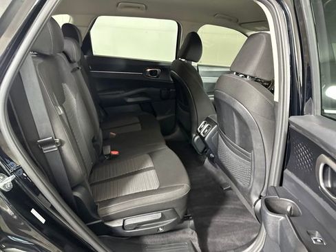 Used 2024 Kia Sorento LX image 27