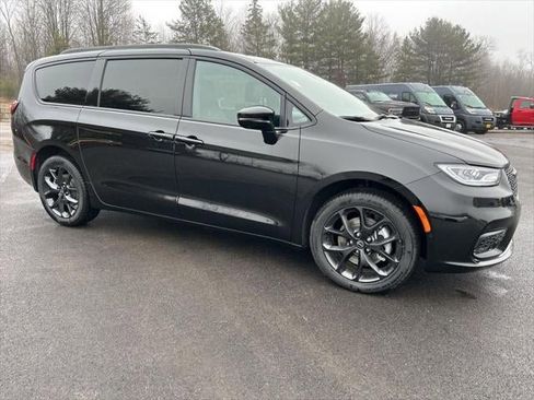 New 2026 Chrysler Pacifica Select image 31
