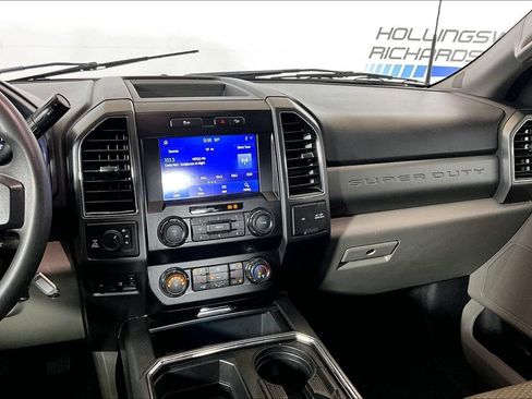Used 2022 Ford F250 XLT w/ XLT Premium Package AWD/4WD image 5