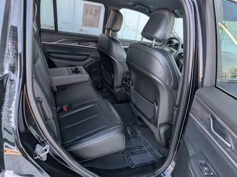 Used 2024 Jeep Grand Cherokee Limited image 27