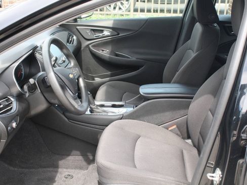 Used 2018 Chevrolet Malibu LT FWD image 5