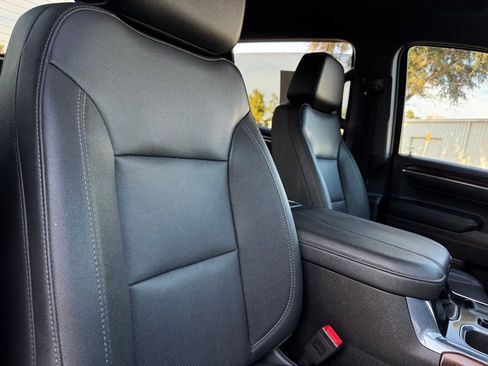 Used 2023 GMC Sierra 1500 SLT w/ SLT Premium Package image 32