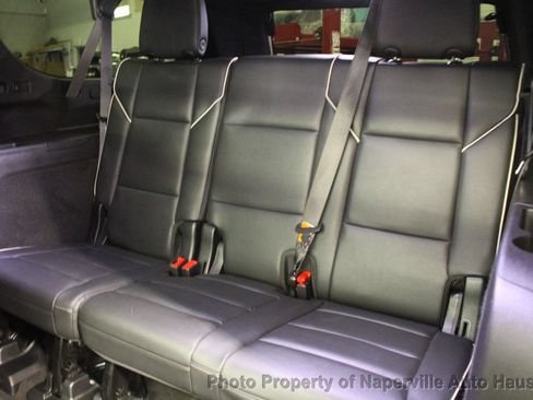 Used 2023 Cadillac Escalade ESV Premium Luxury AWD/4WD image 38