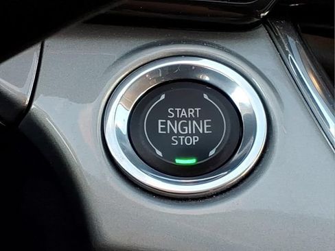 Used 2025 Chevrolet Trax LT w/ Driver Confidence Package FWD image 24