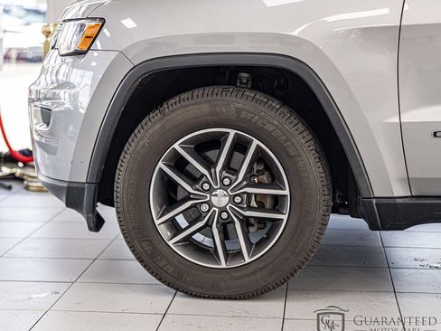 Used 2018 Jeep Grand Cherokee Limited AWD/4WD image 7
